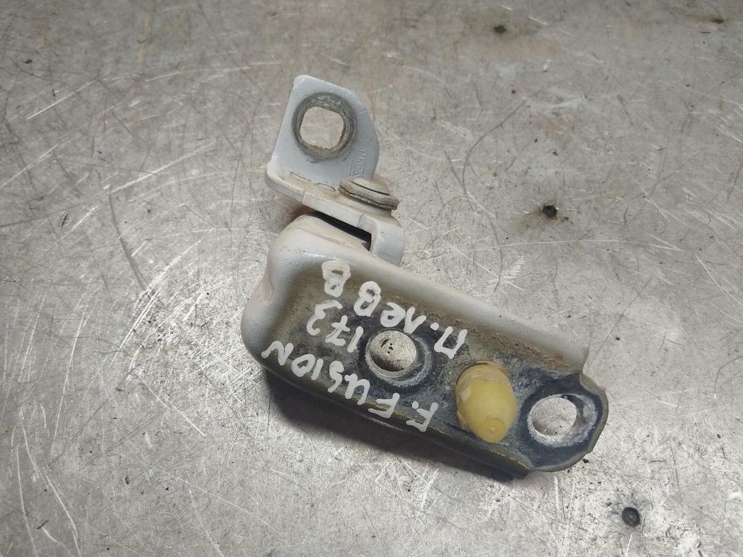 Петля двери передней левой UBMAOJ Ford Fusion undefined