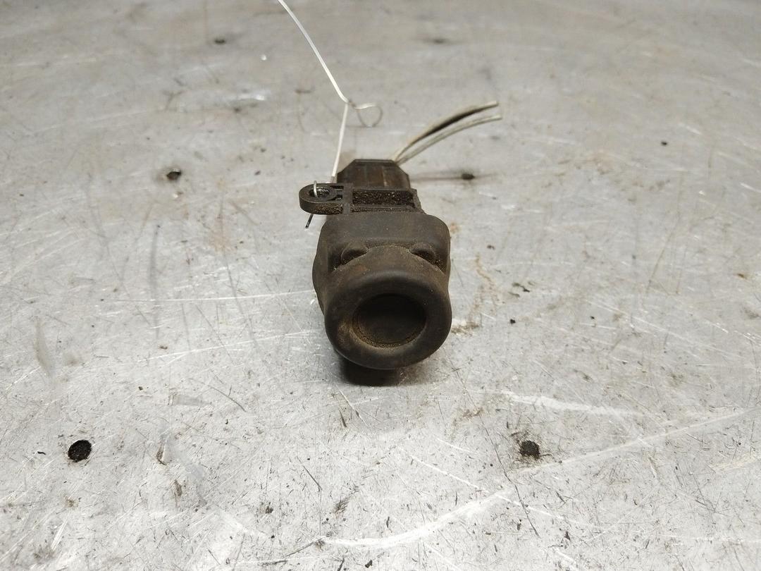 Кнопка (выключатель) B70QI7 Peugeot 806