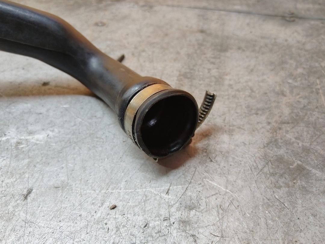 Патрубок вентиляции картера Y66XCA Audi A4 - Фото 3