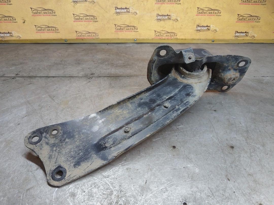 Рычаг задний правый 52G5J7 Volkswagen Passat купить с доставкой