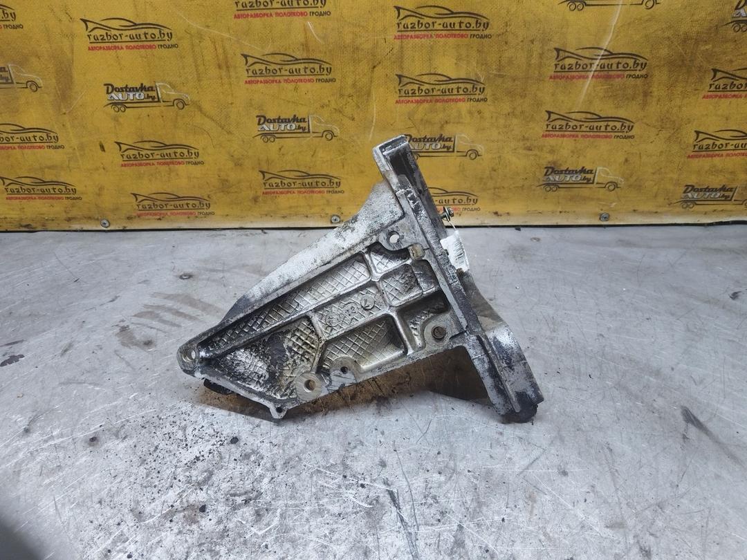 Крепление ТНВД TJ5WK7 Peugeot 406 купить в магазине запчастей бу