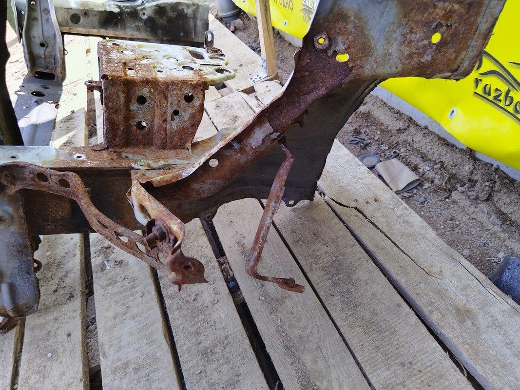 Передняя панель крепления облицовки (телевизор) U3EONV Toyota Avensis Verso - Фото 3