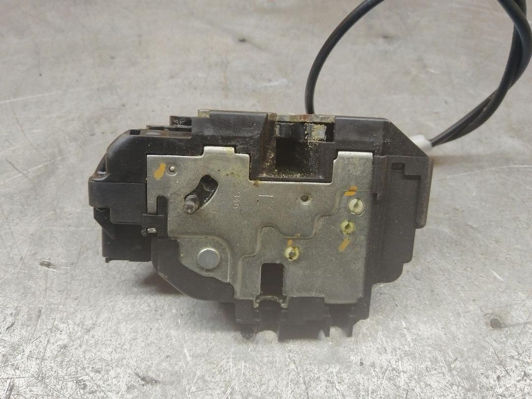 Замок двери задней левой 4V0JIU Nissan Note купить