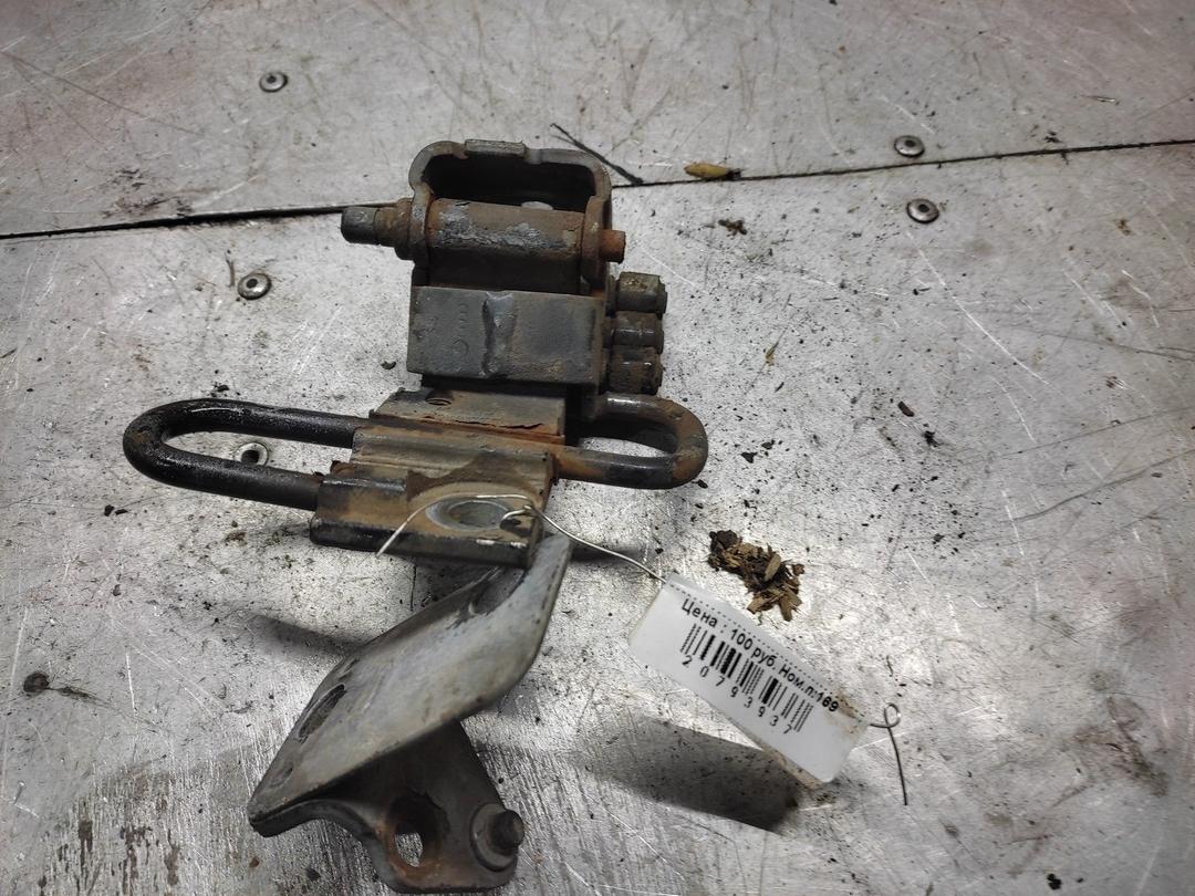 Петля двери передней левой YTHF0T Audi A3 - Фото 2