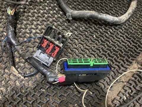 Проводка салона 6D9N93 Ford Tourneo Connect купить с доставкой. Огромный выбор запчастей и марок авто. У нас есть практически все.