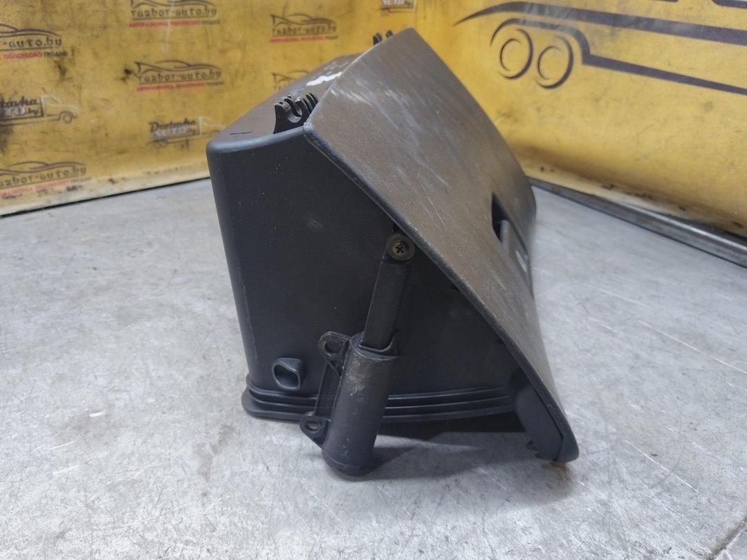 Бардачок P0N4Z0 Toyota Corolla купить с доставкой