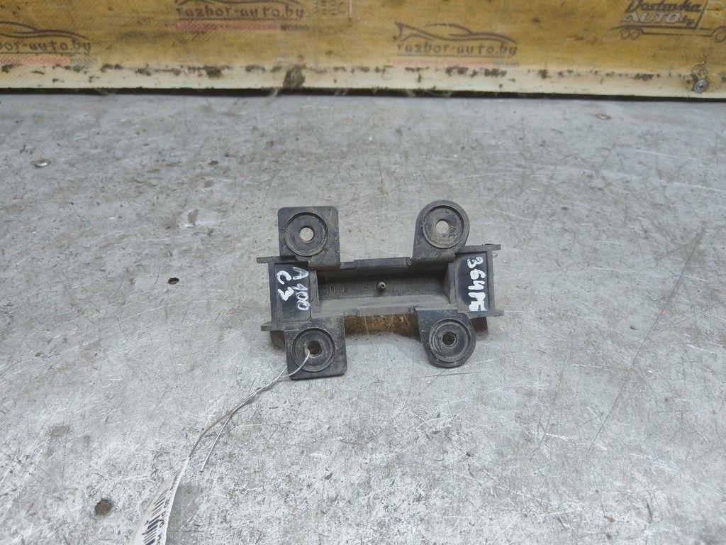 Кронштейн крепления бампера заднего YDI1XB Audi 100 - Фото 3