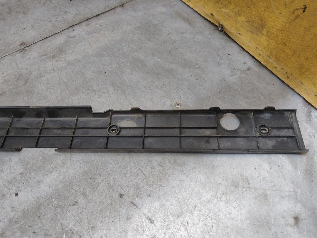  Накладка панели крепления облицовки (телевизора) 8ED95D Hyundai Trajet купить с доставкой