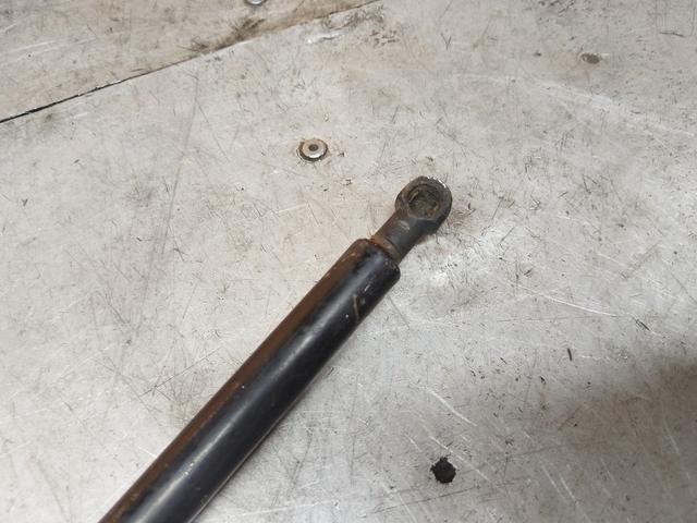 Амортизатор капота 3DU1HM Volvo V40 купить с доставкой