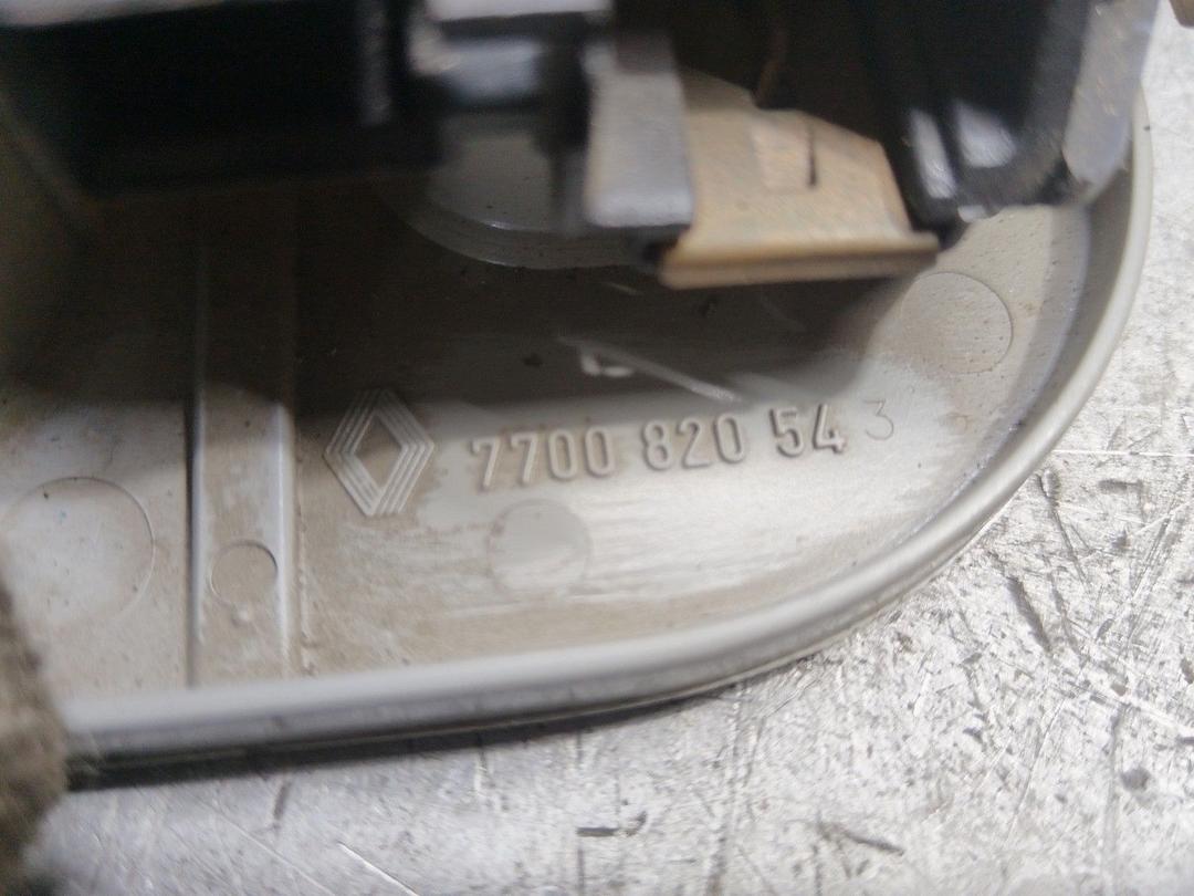 Фонарь салона (плафон) M7EMKE Renault Laguna купить в магазине запчастей бу