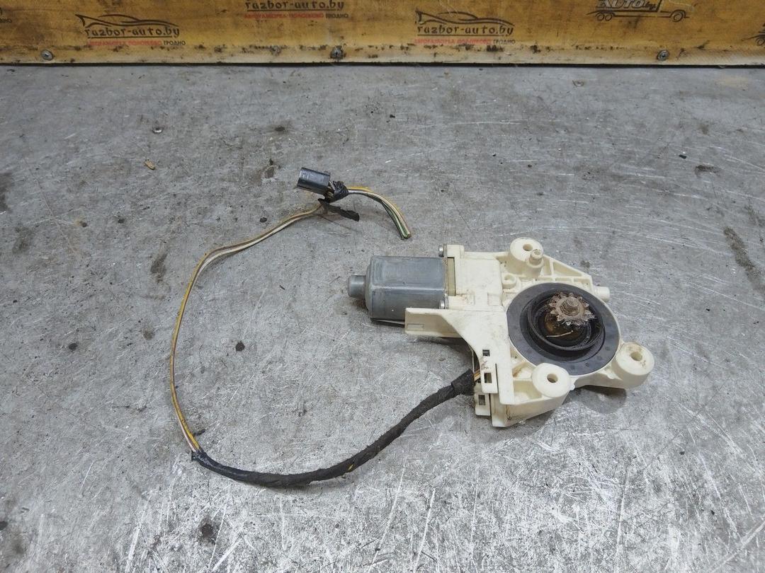 Моторчик стеклоподъемника передний правый 90QW2P Ford Focus купить с доставкой