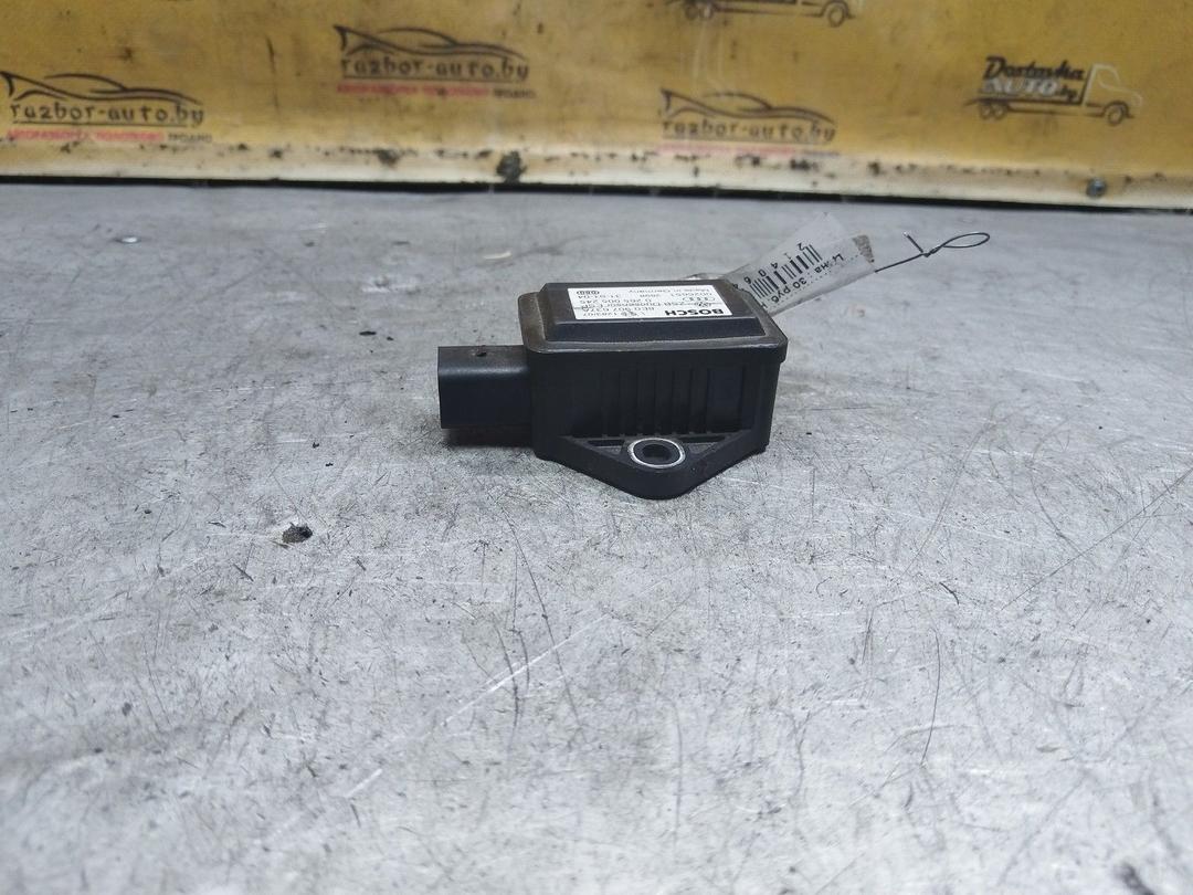 Датчик ускорения 725L8R Volkswagen Passat купить в магазине запчастей бу