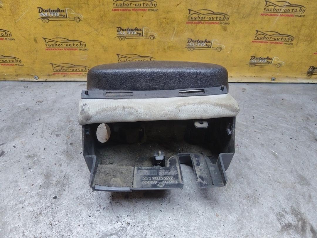Кожух рулевой колонки C7O9R3 Peugeot 406 купить на авторазборке