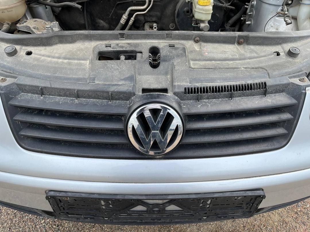 Решетка радиатора IM8VUQ Volkswagen Polo купить