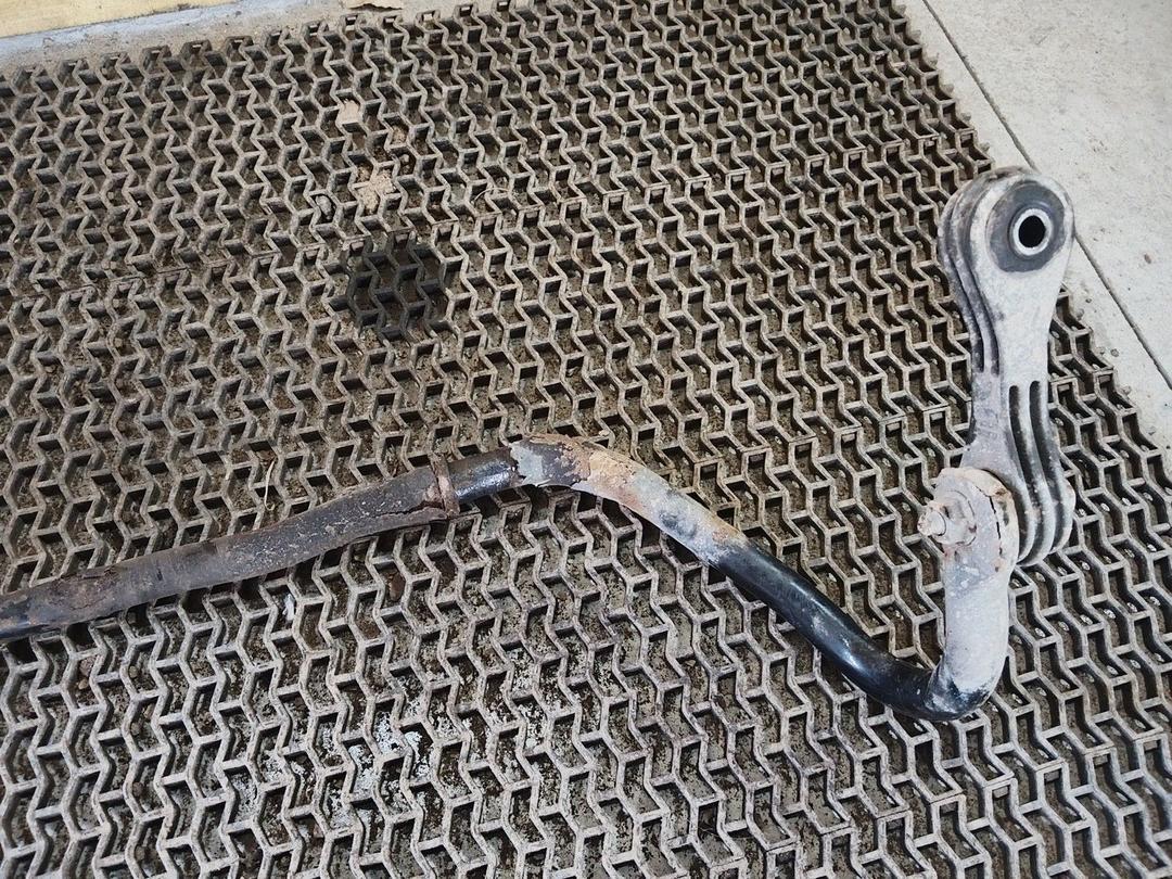 Стабилизатор подвески (поперечной устойчивости) передний XD9VFS Volkswagen Golf купить с доставкой