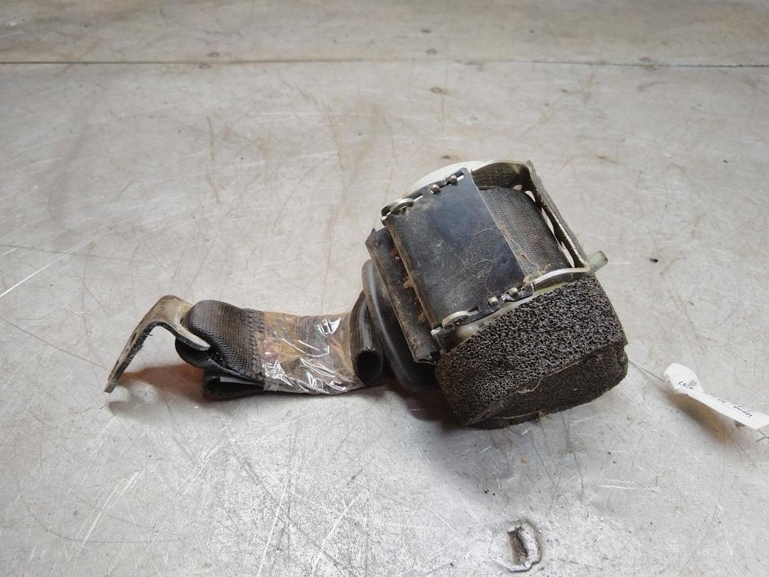 Ремень безопасности задний правый LEL6IW Ford Focus