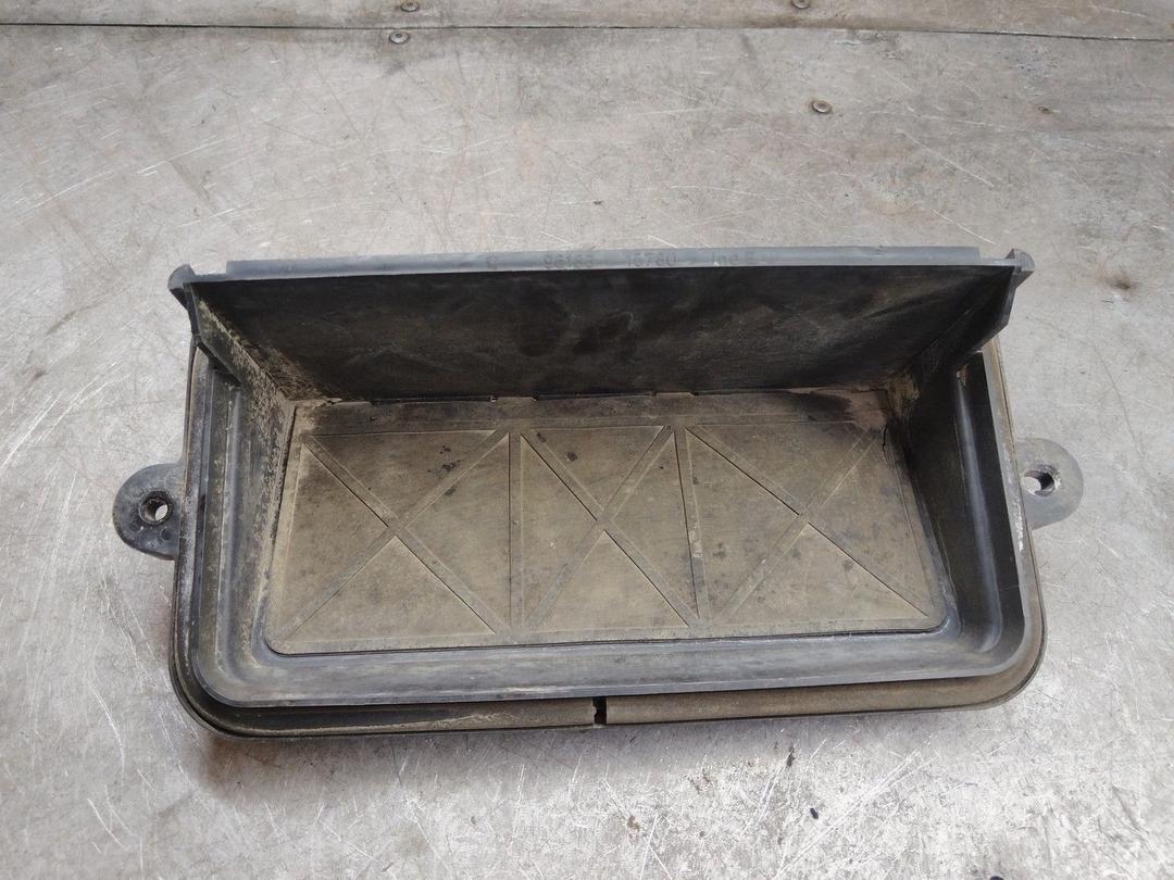 Решетка вентиляции кузова PYY1RC Peugeot 406 купить