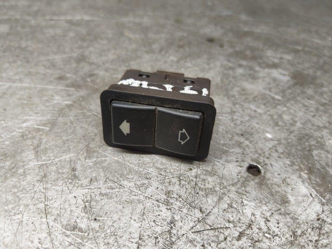 Кнопка стеклоподъемника переднего правого NOI4F3 BMW 5 E39 купить