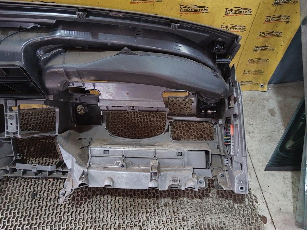 Панель передняя салона (торпедо) H8C2XX Renault Laguna undefined