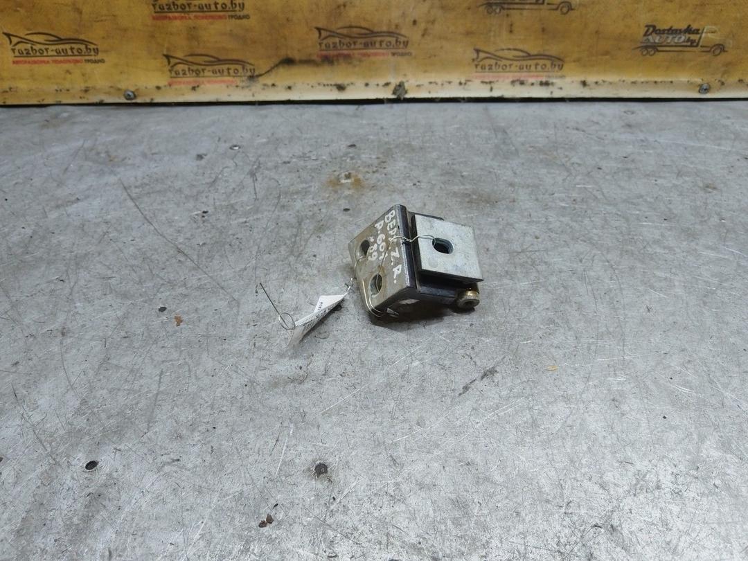 Петля двери задней правой Z8J6QH Peugeot 607