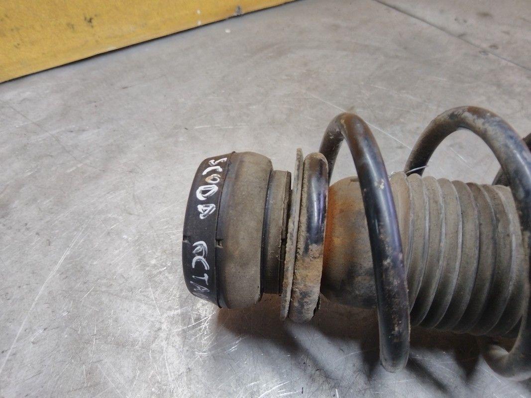 Опора амортизатора верхняя (чашка) 5H613D Skoda Octavia купить с доставкой