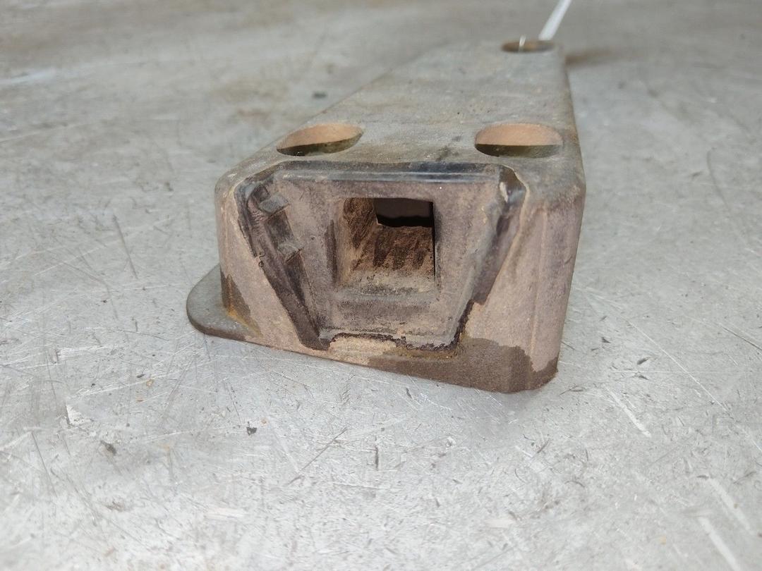 Ответная часть (скоба) замка двери JRS6UH Citroen Jumper купить