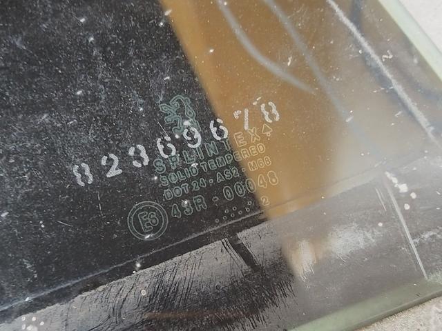 Стекло двери задней правой AAK0QA Peugeot 307 купить