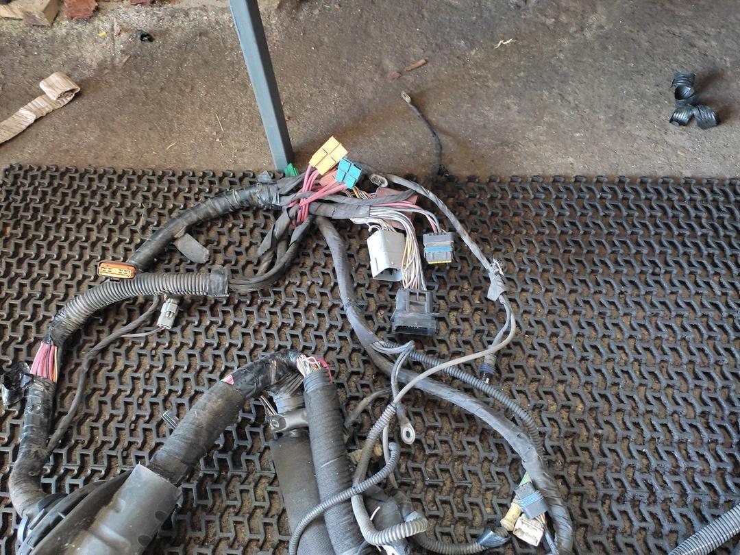 Проводка YWN8E0 Renault Laguna купить на авторазборке