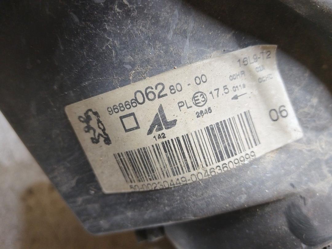 Фара правая DH6DXZ Peugeot 206 купить на авторазборке