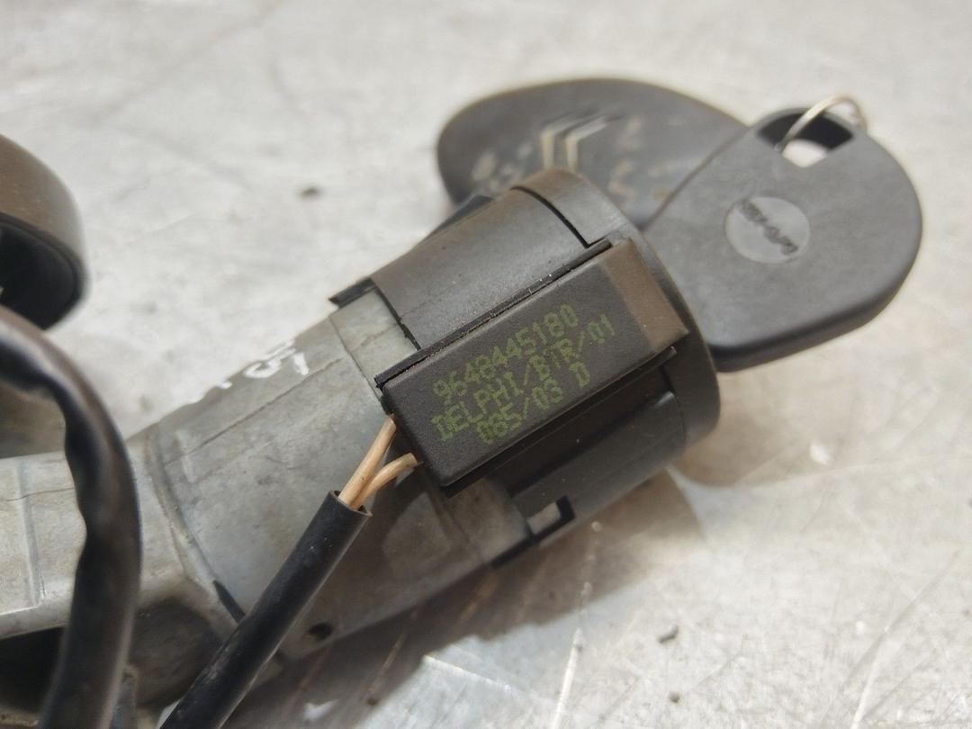 Замок зажигания 5GGJL8 Citroen C5 купить на авторазборке