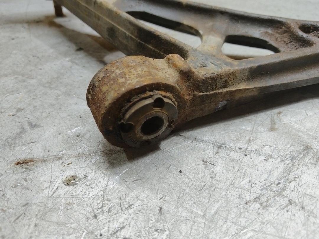 Рычаг передний левый YM7YTA Peugeot 405 купить в магазине запчастей бу