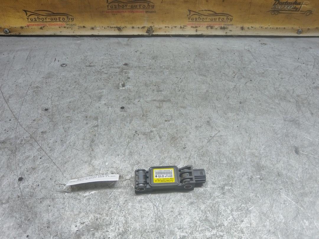 Датчик удара 5S2L58 Mitsubishi Grandis