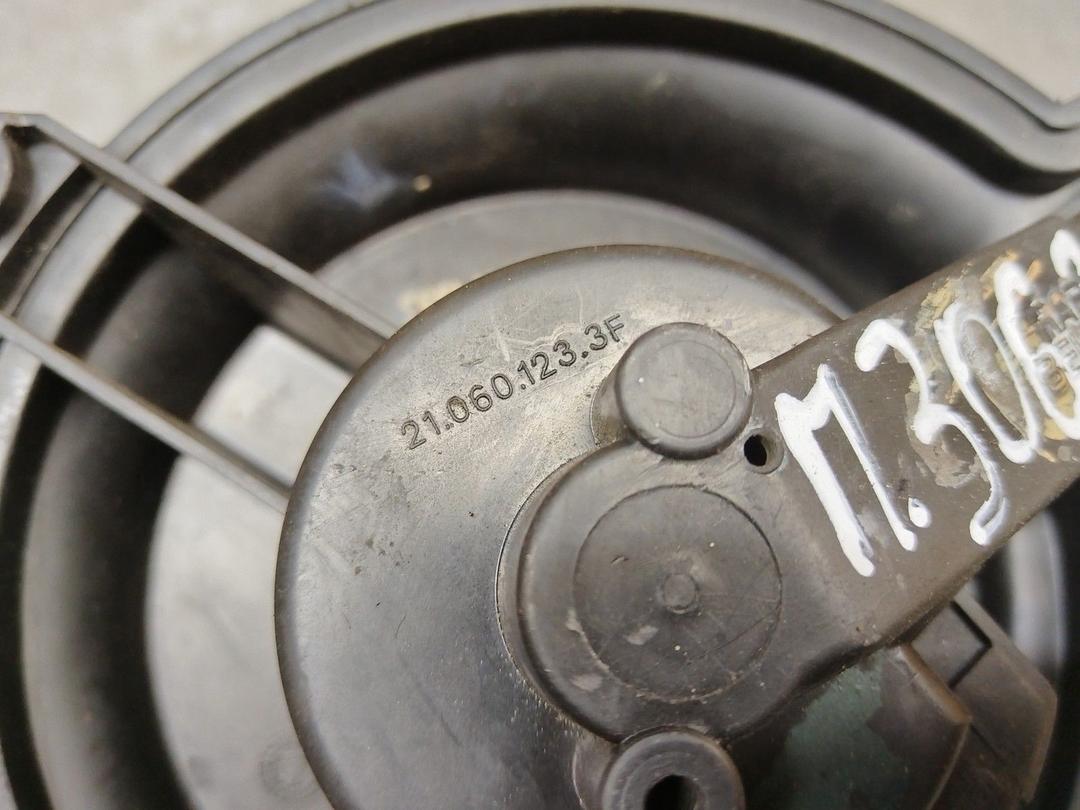 Моторчик печки 755Q0I Peugeot 306 купить в магазине запчастей бу