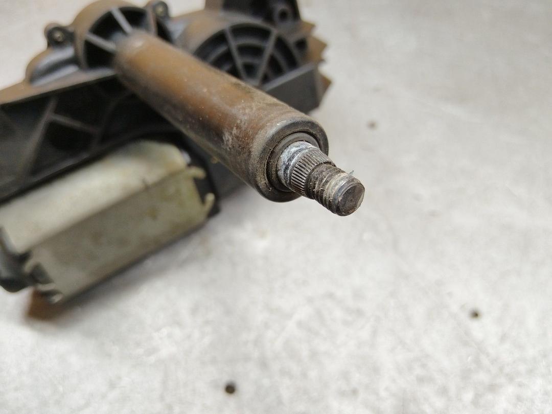 Моторчик заднего стеклоочистителя (дворника) 5Y4UJS Opel Astra купить с доставкой