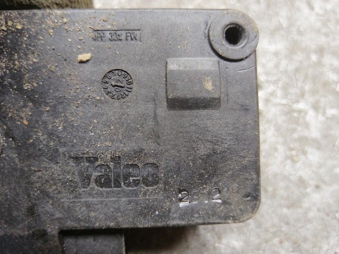 Активатор замка багажника 2A24H1 Volvo S40 купить в магазине запчастей бу