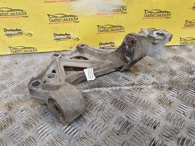 Кронштейн крепления рычага передней подвески UC1ZAQ Skoda Roomster купить