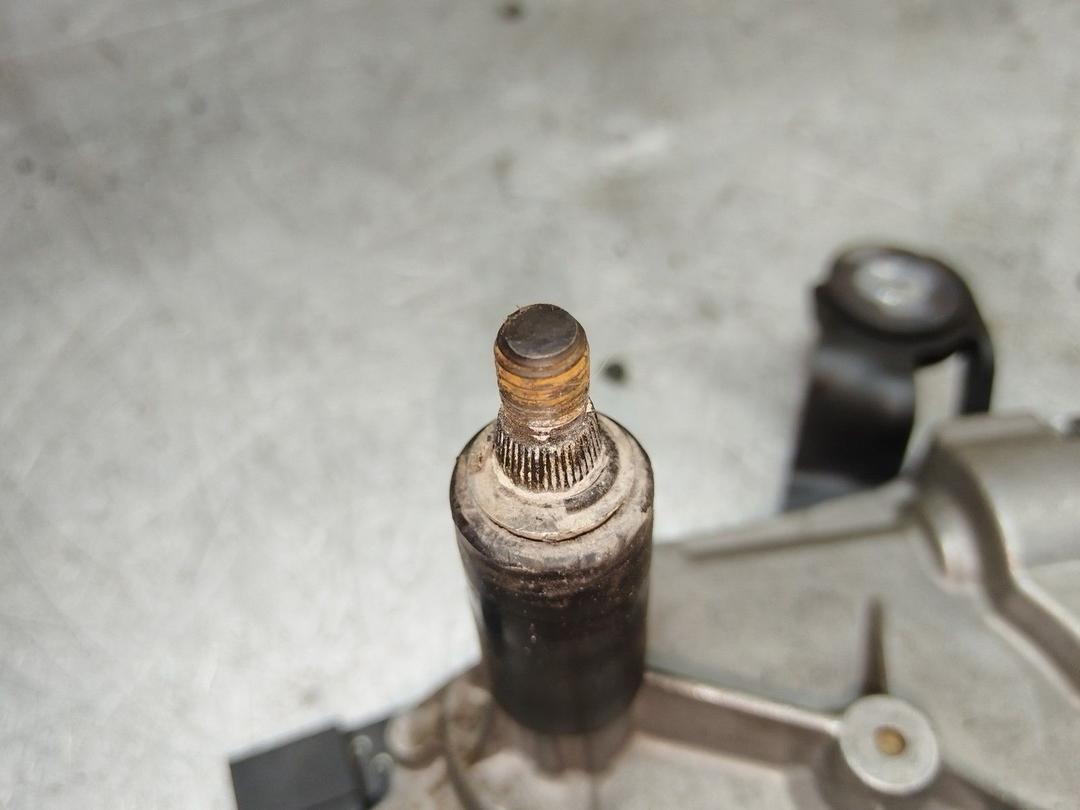 Моторчик заднего стеклоочистителя (дворника) IT0P8I Mitsubishi Colt купить