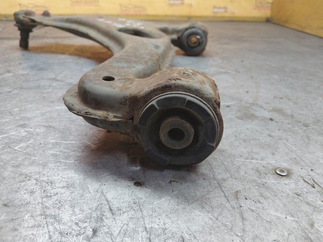 Рычаг передний правый A0J18X Opel Vectra купить на авторазборке