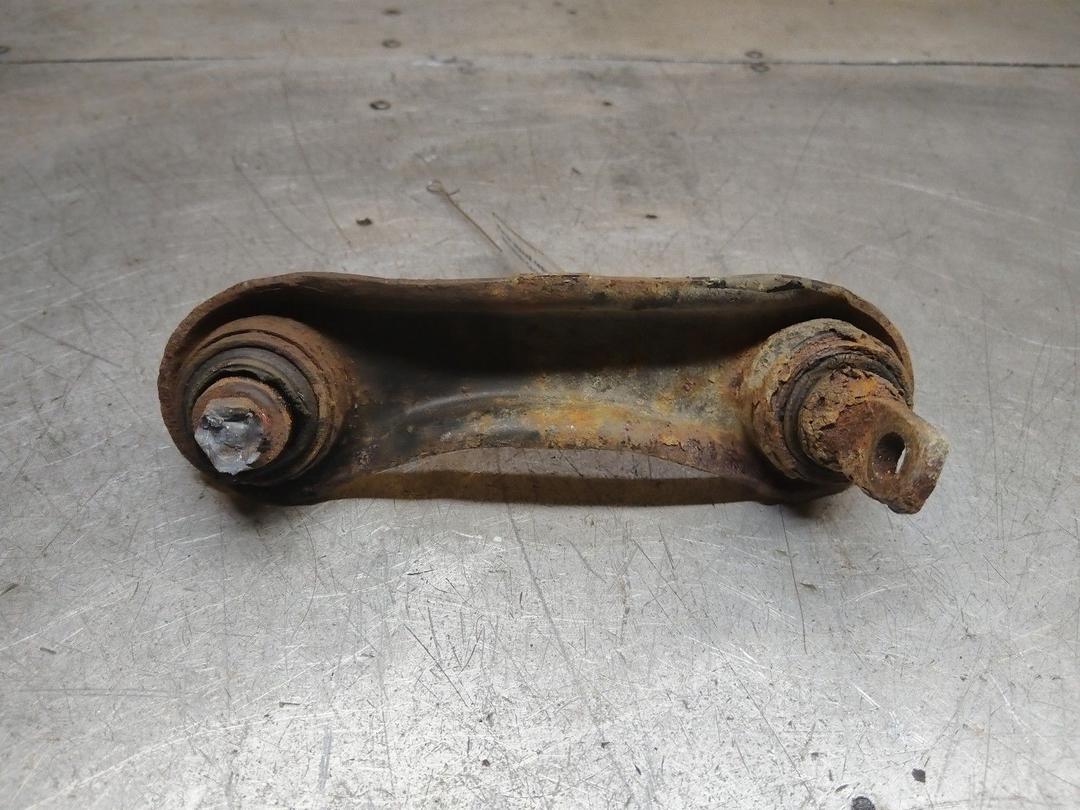 Рычаг задний левый WH502Z Mitsubishi Carisma - Фото 2