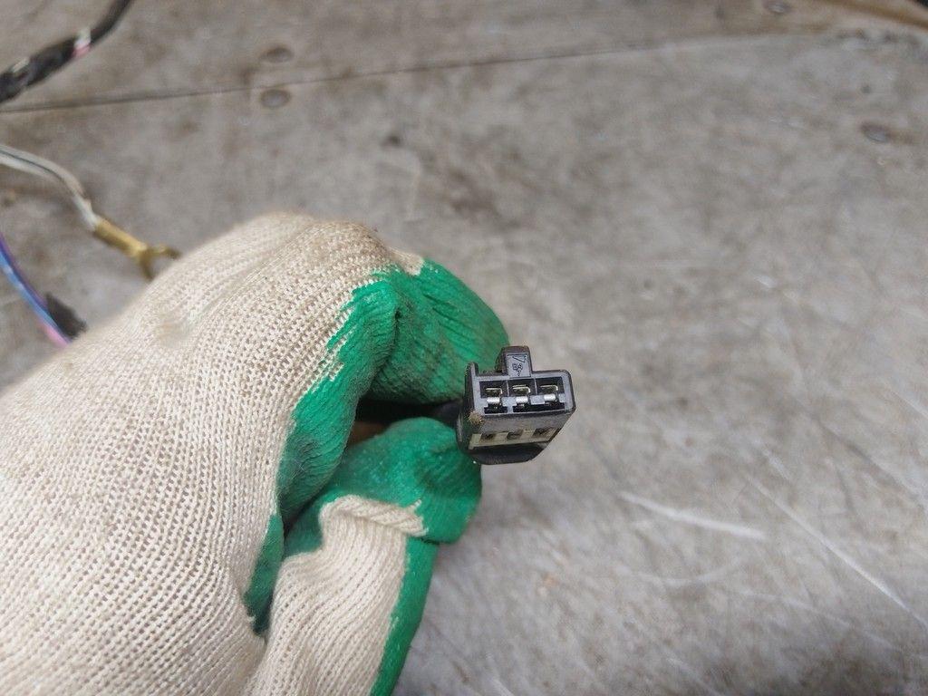 Проводка крышки багажника 40HSW1 Toyota Corolla Verso купить с доставкой