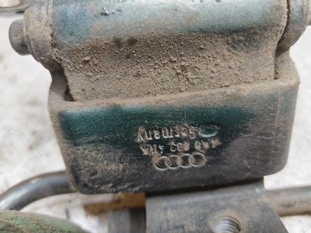 Петля двери задней левой 9II8ZJ Audi 100 купить в магазине запчастей бу