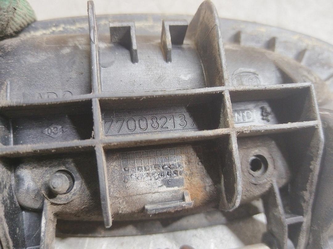 Ручка наружная задняя левая 8IWM0F Renault Laguna купить на авторазборке