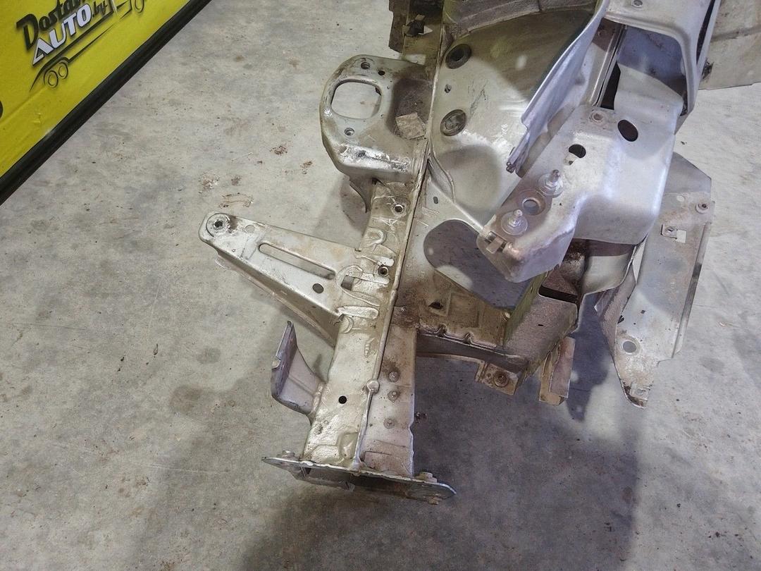 Четверть передняя левая UGESDP Renault Espace купить с доставкой. Огромный выбор запчастей и марок авто. У нас есть практически все.