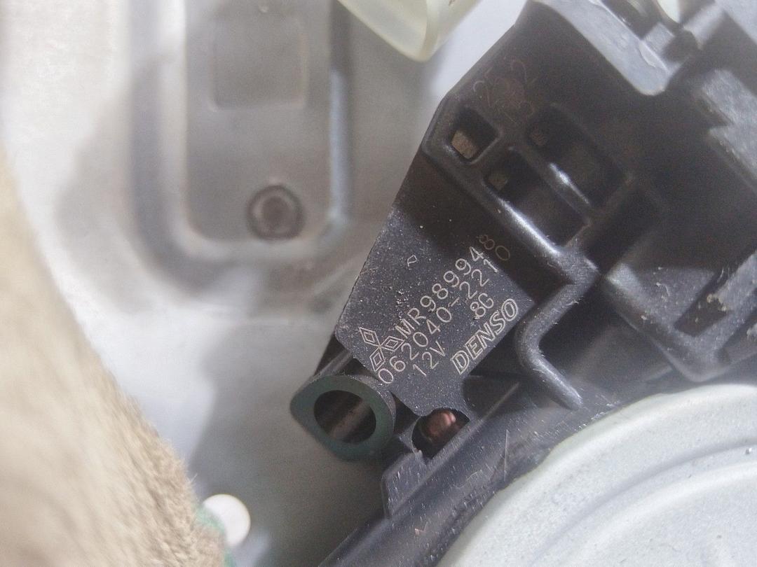 Стеклоподъемник электрический передний правый AV8HLL Mitsubishi Grandis купить в магазине запчастей бу