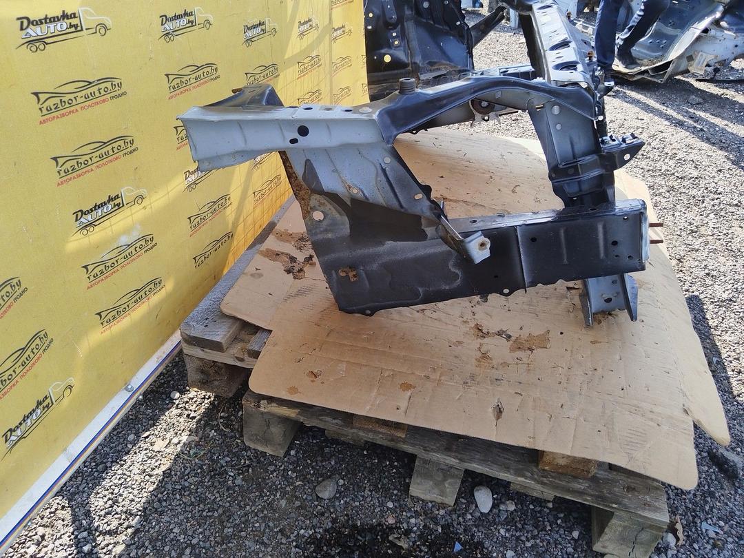 Передняя панель крепления облицовки (телевизор) 0FKUBM Toyota Yaris купить