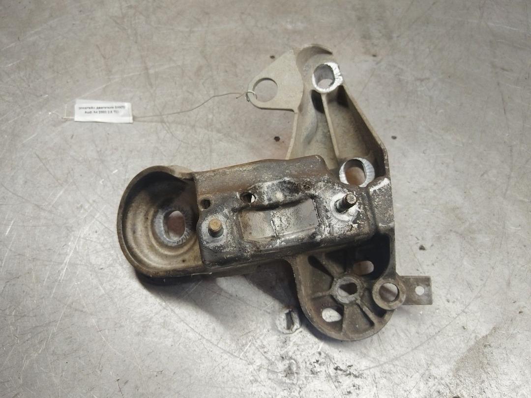 Кронштейн двигателя BHN75I Audi A4