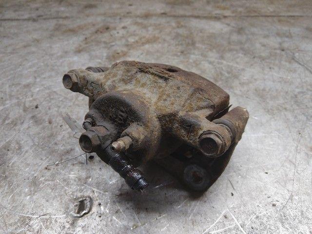 Суппорт передний правый CNP5H9 Toyota Yaris купить