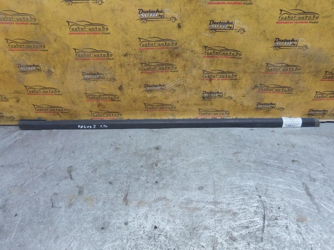 Молдинг стекла двери передней правой наружный APY3D0 Ford Focus