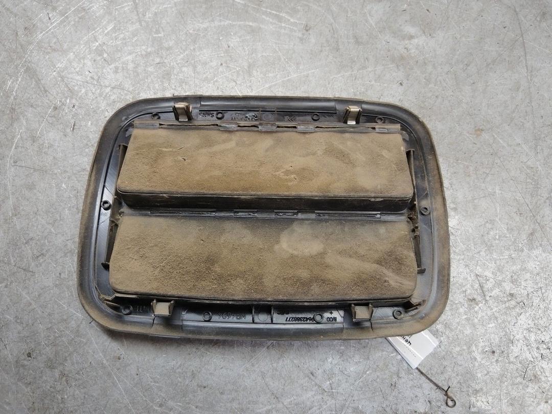 Решетка вентиляции кузова Z0NG5U Citroen Xsara Picasso купить на авторазборке