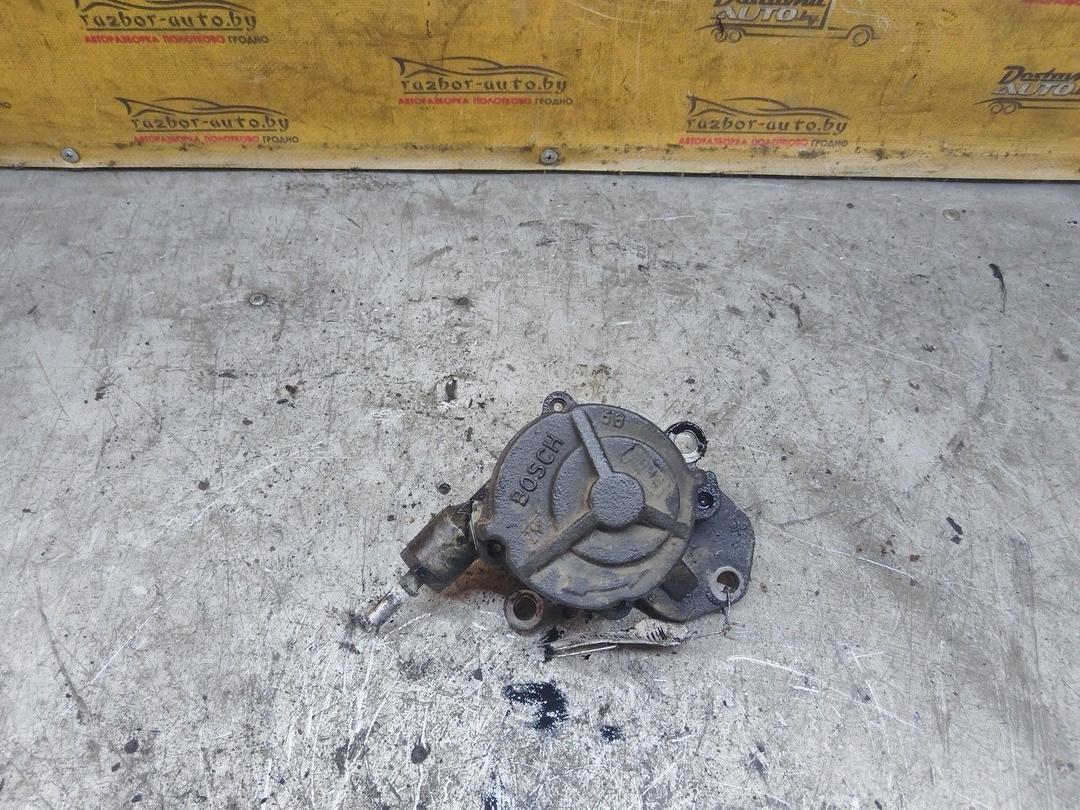 Насос вакуумный UH3UO8 Peugeot 406 undefined